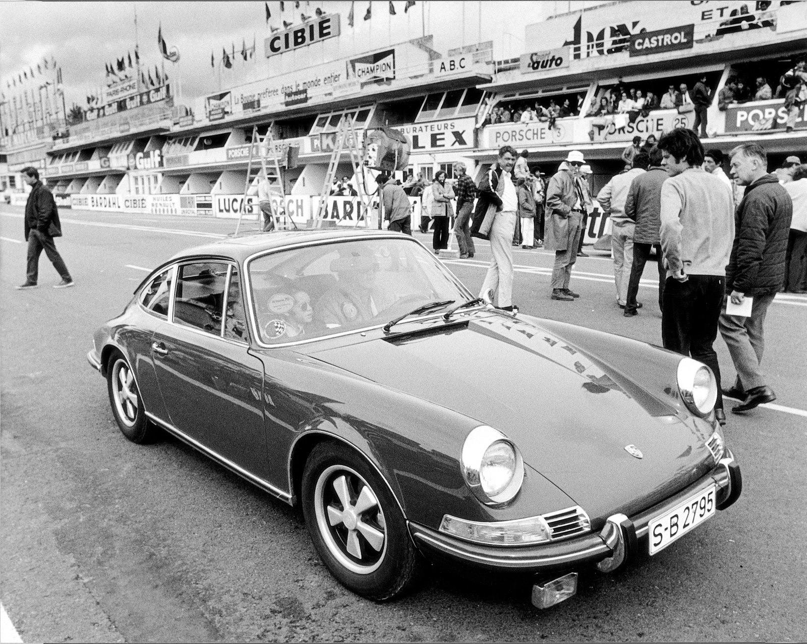 1970 Porsche 911S in the Le Mans pit lane during filming